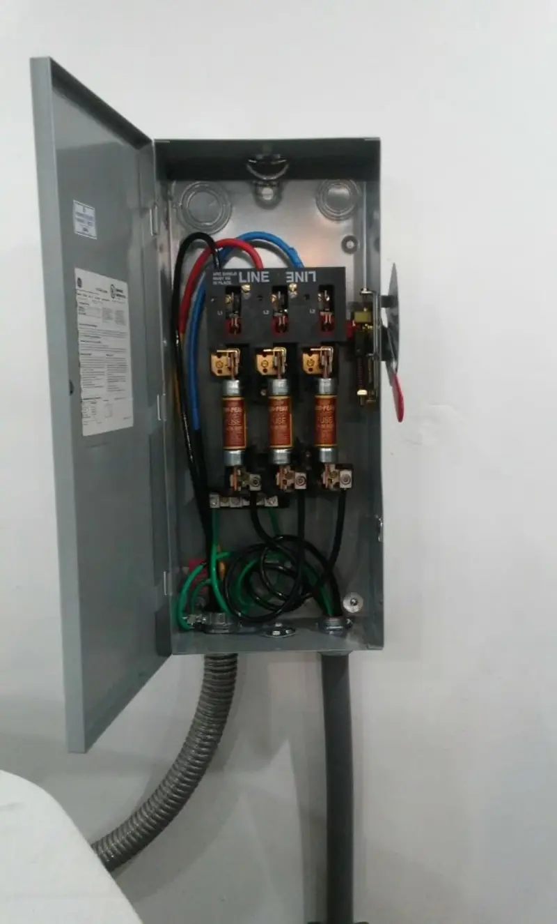 Three-phase disconnect switch installed for Smoke Detector Installation in Montgomery